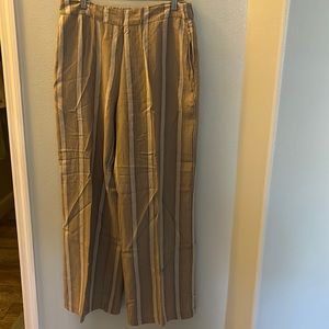 Women’s size Large New Directions pull on wide leg, striped pants